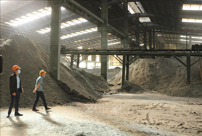 Cách Xử lý bã thải thạch cao thành phụ gia xi măng và vật liệu cốt nền